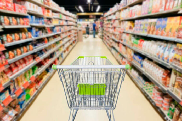 Супермаркети в Чехії не працюватимуть 8 травня