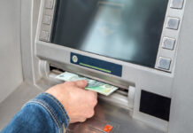 зняття грошей у банкоматах у Чехії