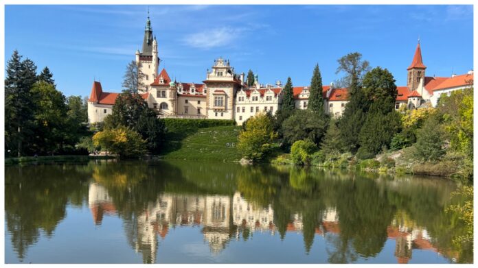 Замок Пругоніце (Průhonice) - місце, де знімали безліч казок