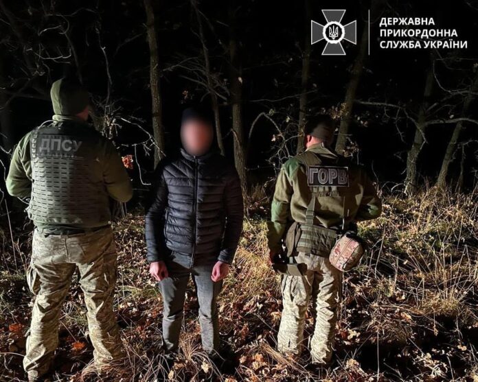 Чоловіки ухилянти і курйозні випадки на митницях. Фото: ДПС України
