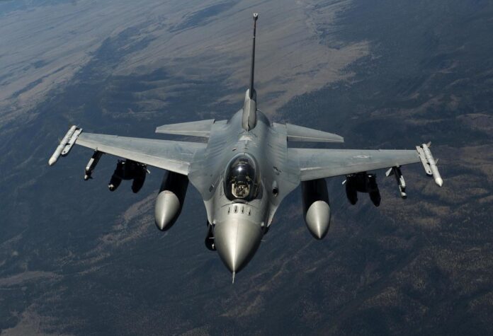 Літак F-16