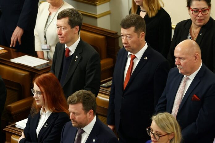 Окамура Томіо і Хаято