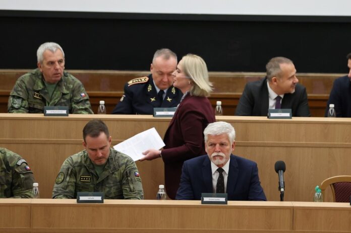 Військові нарада