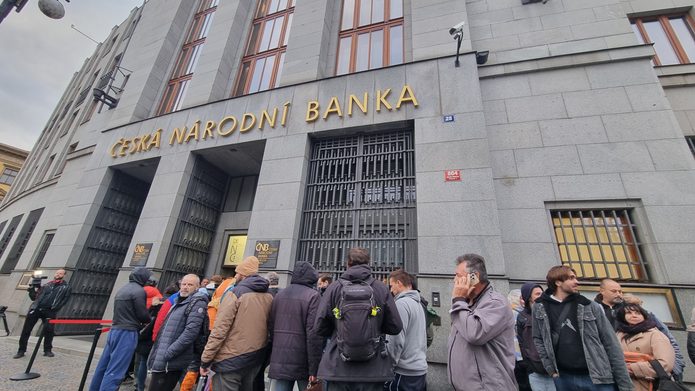 черга до Чеського національного банку ČNB